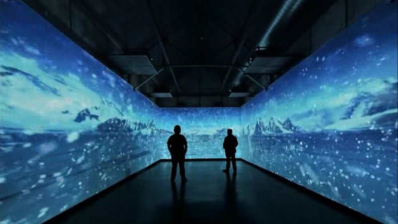 三折幕沉浸式投影